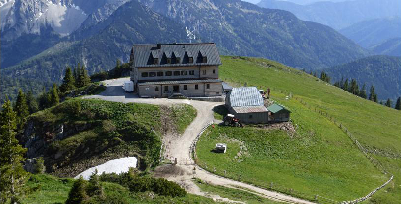 Blick vom Gipfel zum Rotwandhaus-Bayerische Alpen